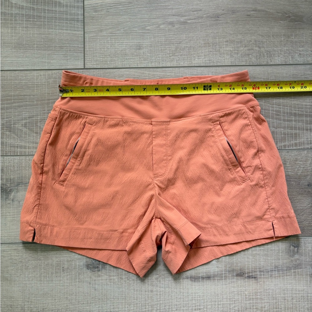 Athleta Women's Trekkie High-Waisted Coral Shorts - Picture 4 of 7